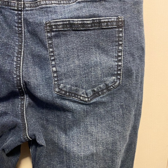 Women’s Size 12 embroidered jeans - Picture 7 of 8